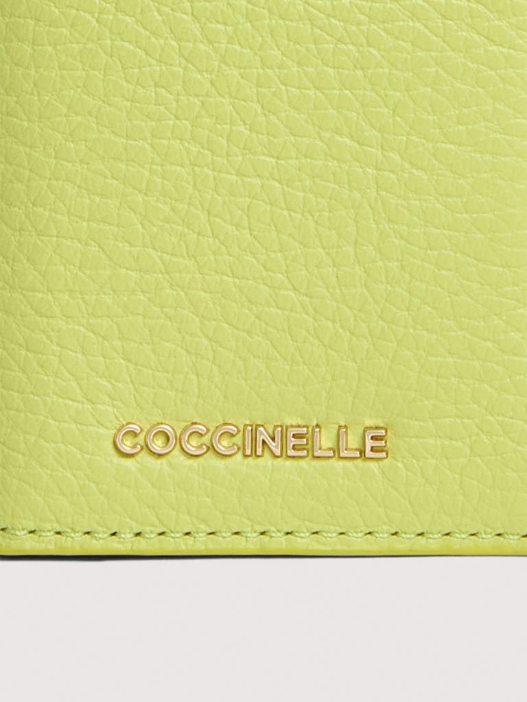 Coccinelle Metallic Small - Green Glow